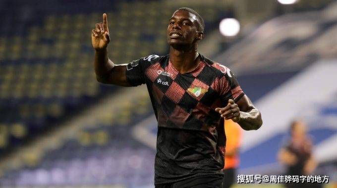 萧常乾忙的答应下来：吴总您放心，我一定把这件事办得妥妥当当，到时候打电话让您来亲眼见证。